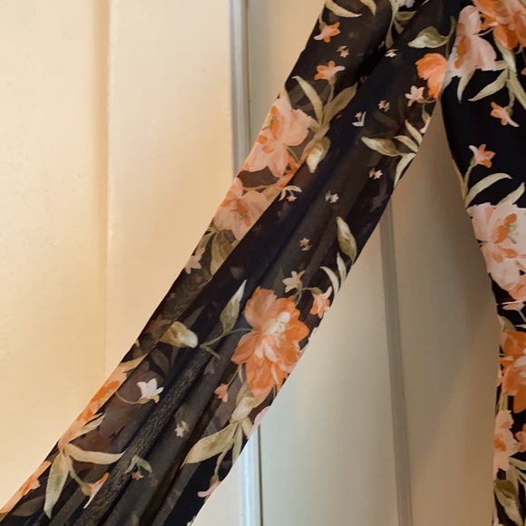 “Leith” mid length special occasion floral dress. - Picture 4 of 6